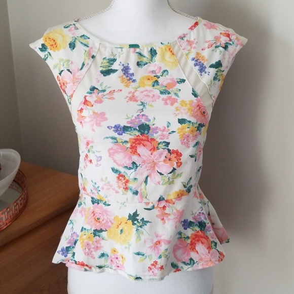 Mustard seed floral peplum top - Picture 2 of 6